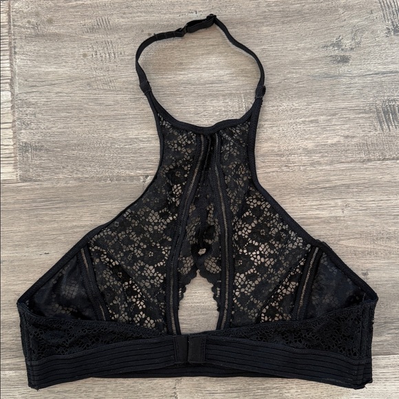 Victoria’s Secret Large Sexy High Neck Keyhole Bralette - Picture 4 of 7